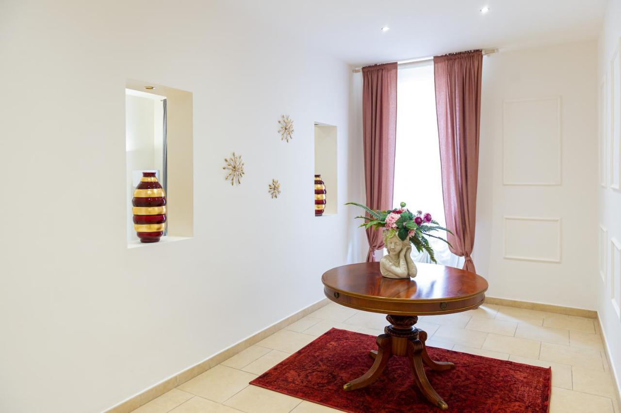 Internotre Luxury Apartment Bari Eksteriør billede