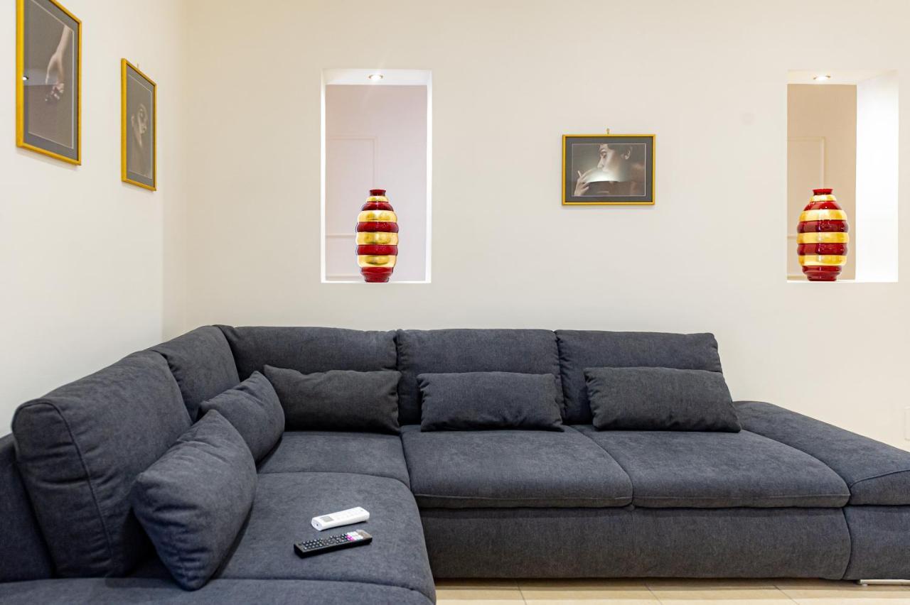 Internotre Luxury Apartment Bari Eksteriør billede