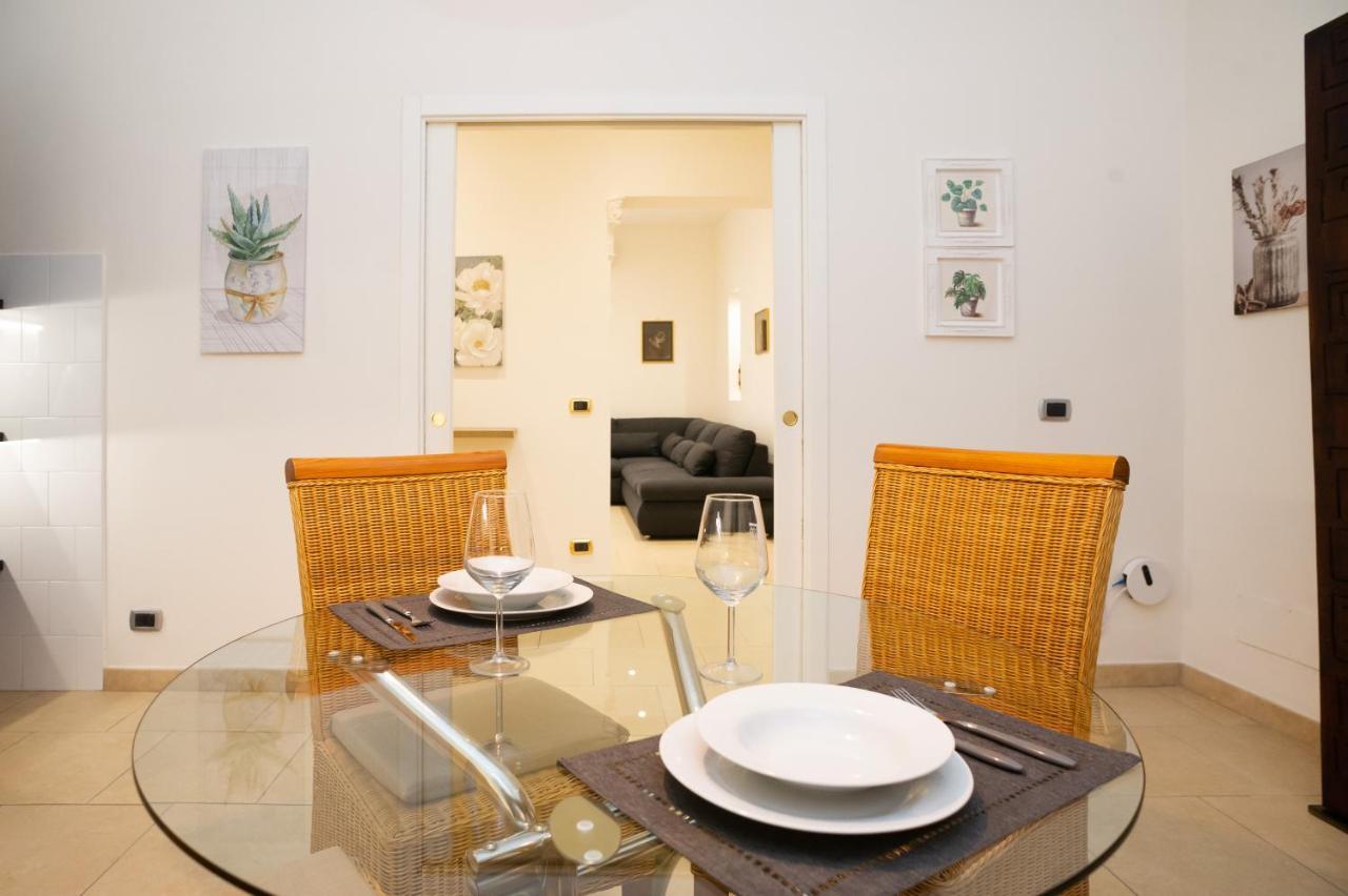 Internotre Luxury Apartment Bari Eksteriør billede