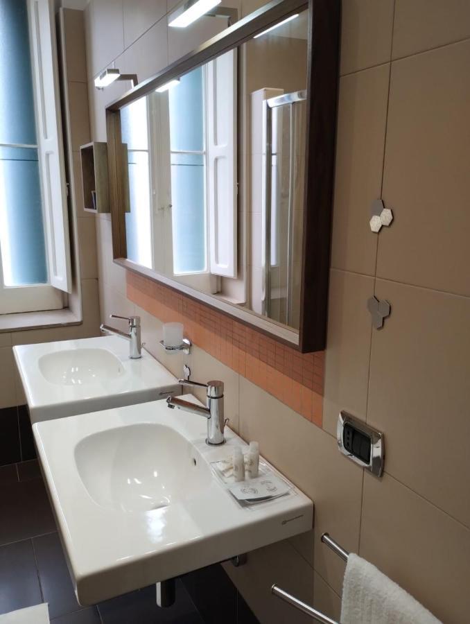 Internotre Luxury Apartment Bari Eksteriør billede